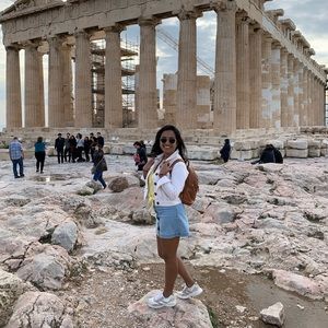 Meet your Posher, Victoria